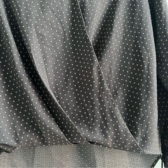 Ann Taylor Grey Faux Wrap Blouse Long Sleeve Relaxed White Polka Dots Workwear - Picture 3 of 6